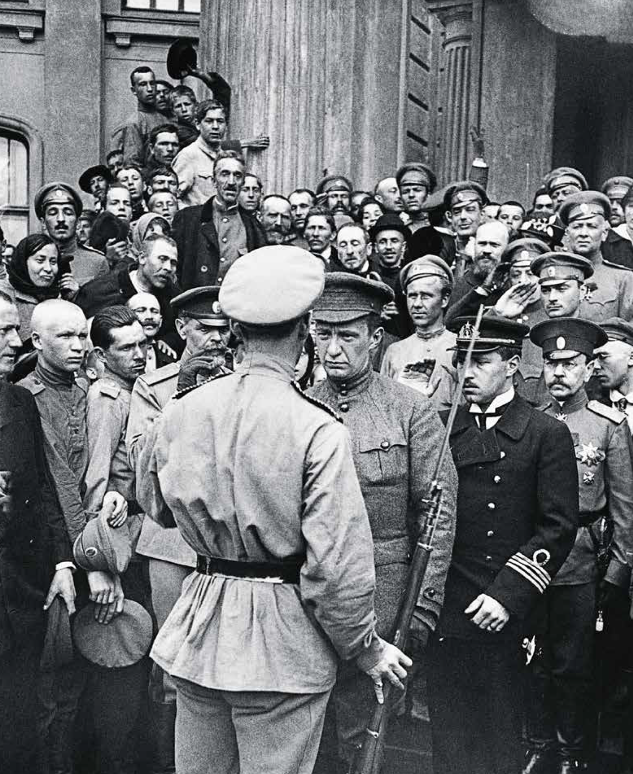 Встреча на Николаевском вокзале председателя Временного правительства А. Ф. Керенского, прибывшего для участия в Государственном совещании