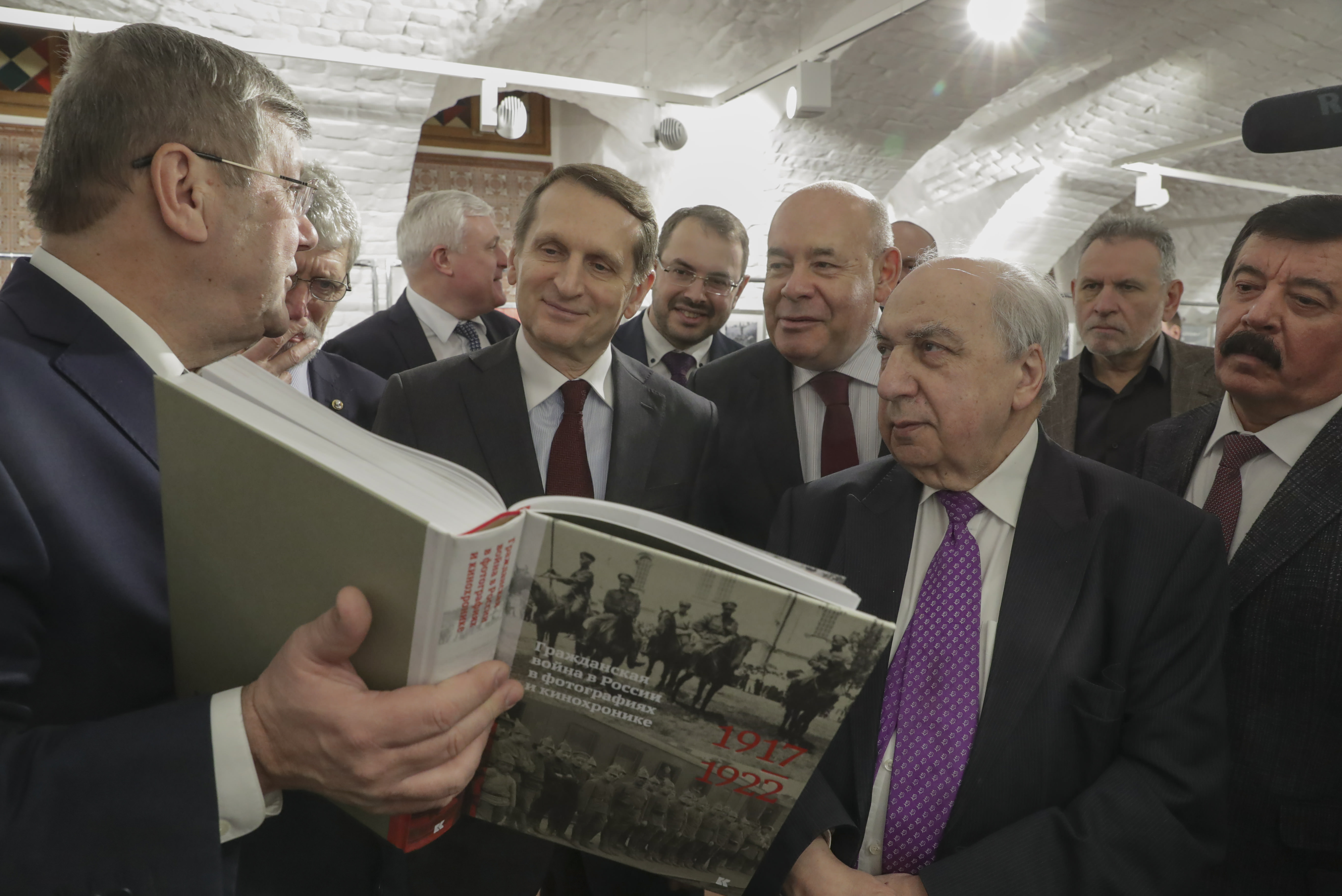 8236587623562365